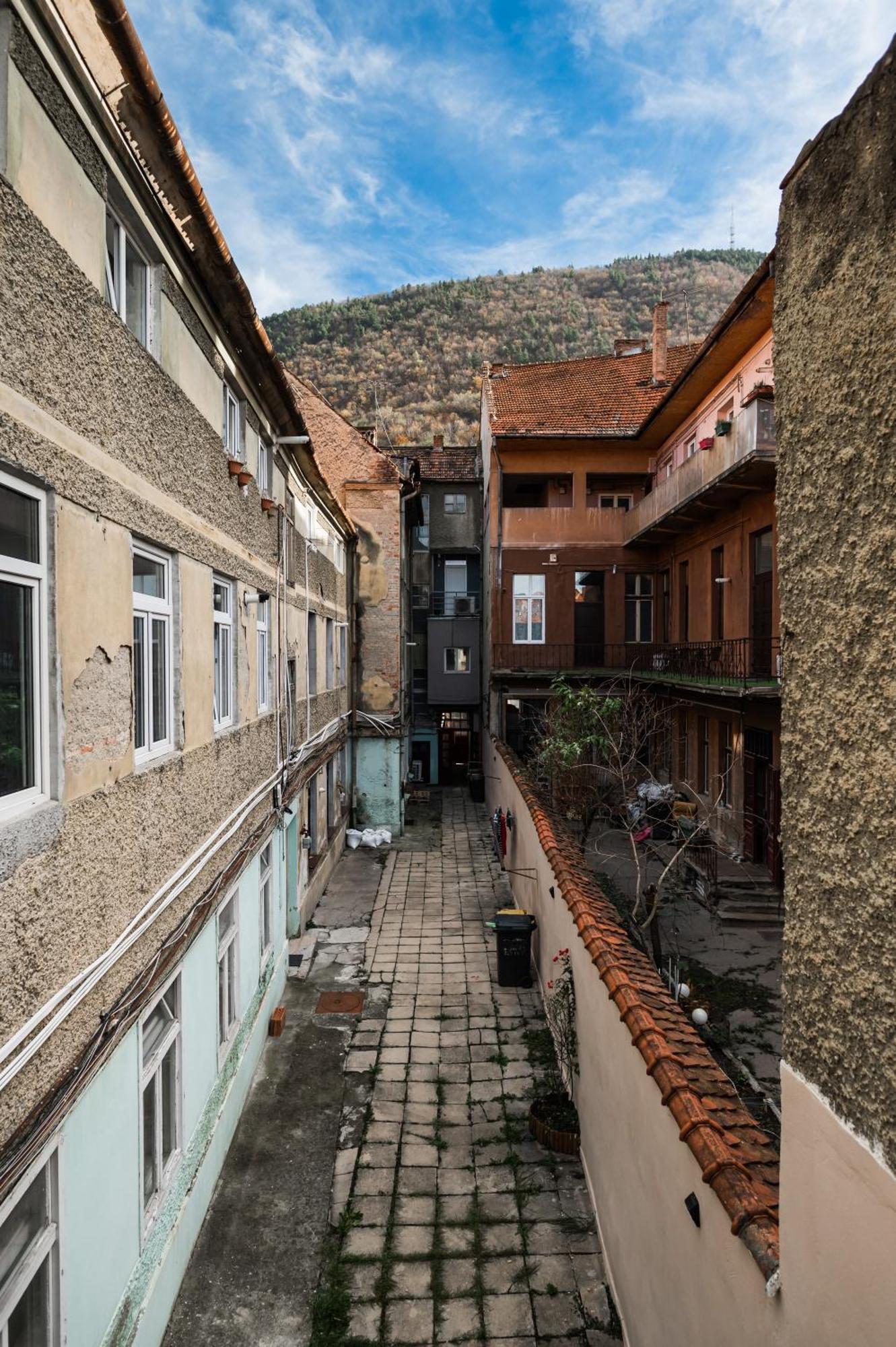 Appartamento Lara'S Loft Braşov Esterno foto